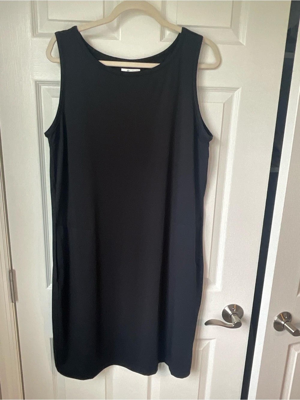Columbia Black Sleeveless Midi Shift Dress
